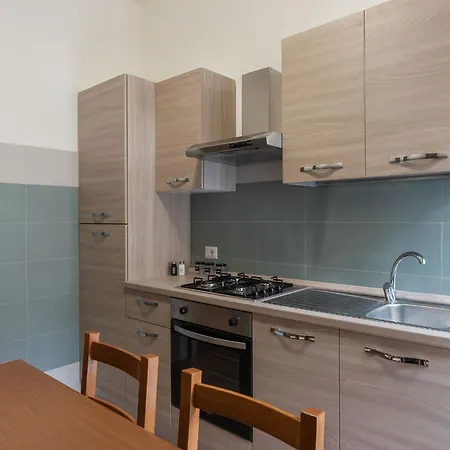 Guesthost - Garbatella Apartmán *